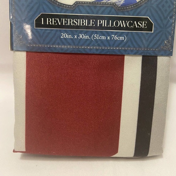 **Brand New** Harry Potter Gryffindor Reversible Pillowcase Red and Gray (One) - Picture 7 of 8